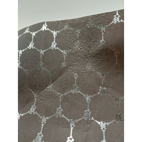 Tapet med skeletter (defekt/20  20 cm ok) 