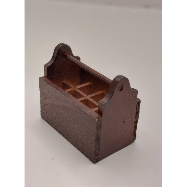 V�rkt�jskasse i tr� (ny)