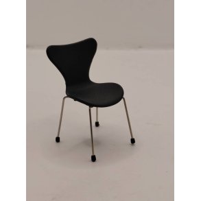 7'er stol i sort skala 1:16/18. Arne Jacobsen Minimii (ny)