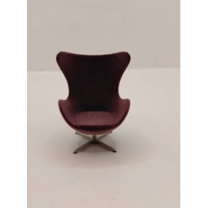 �gget i m�rkebrun. Skala 1:16/18. Arne Jacobsen Minimii (ny udstillings model)
