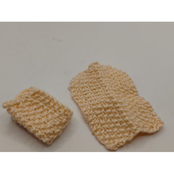 2 h�ndkl�der (h�ndlavet) De er gammel rosa/lakse farvet p� billedet snyder