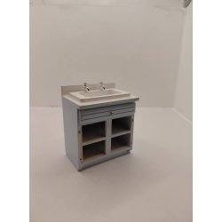 Skab med vask i tr� (brugt/defekt)