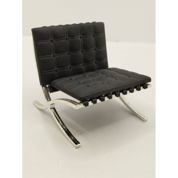 Barcelona stol i resin (brugt/som ny)