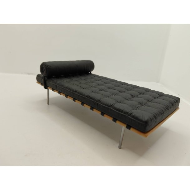 Barcelona daybed i resin p�  tr� bund (brugt/som ny)