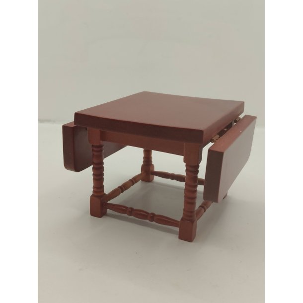 Spisebord med plader i tr� (brugt)