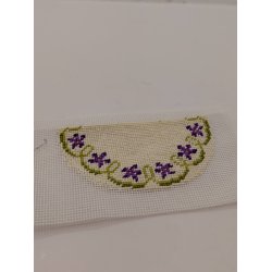 M�tte/t�ppe f�rdig broderi (h�ndlavet)