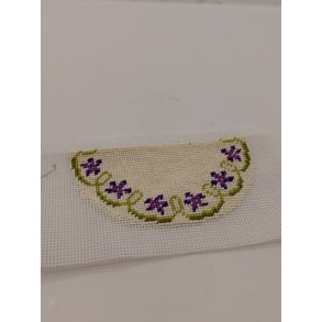 M�tte/t�ppe f�rdig broderi (h�ndlavet)