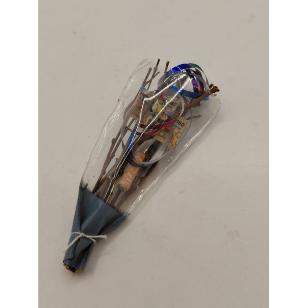 Fastelavnsris med sm� slik poser (h�ndlavet)