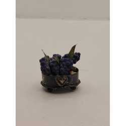 Urtepotte i metal med lilla blomster (vintage)