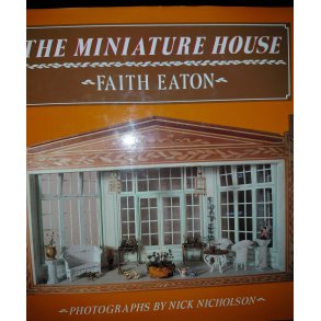 The miniature house. Bog p� engelsk (brugt/som ny)