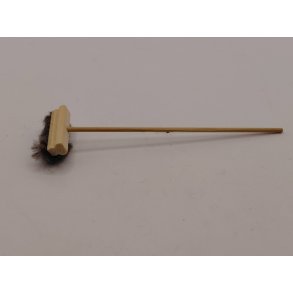 Kost/gulv skubber i tr� (brugt) 1:12