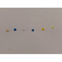 1 stk knap i plastik (ny) � 0,4 cm