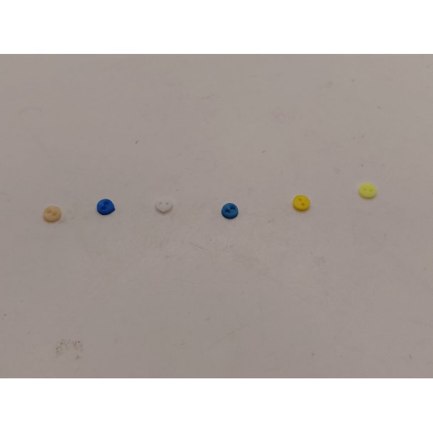 1 stk knap i plastik (ny) � 0,4 cm