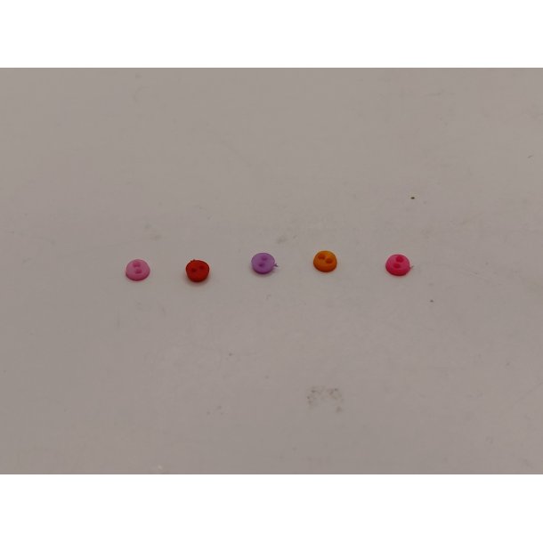 1 stk knap i plastik (ny) 1:12/1:16 � 0,4 cm