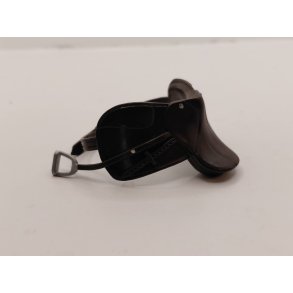 Saddel til Breyer hest i plastik (brugt)