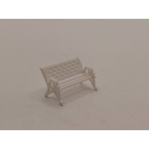 Meget lille b�nk i plastik (brugt) 1:48
