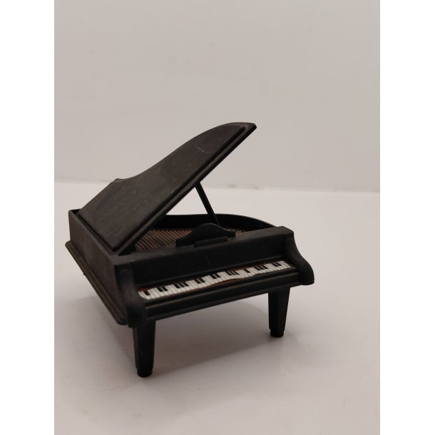 Flygel i malet plastik. Kleewere (brugt) 1:18