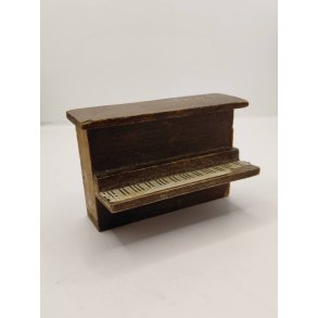 Klaver i tr� (brugt/lidt defekt) 1:16/1:18