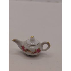 Hvidt stel med blomster