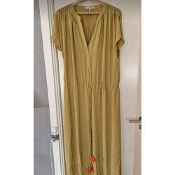 Lang kjole i karry gul (brugt/fin stand)  M�rke: BCBGMAXAZRIA 