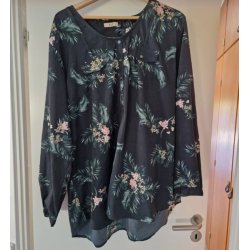 Gr�n bluse med blomster (brugt/som ny) Zizzi str 50/52