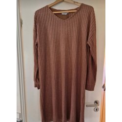 Rosa farvet strikket kjole (ny) M�rke. VRS Wotan Str L/40