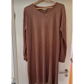 Rosa farvet strikket kjole (ny) M�rke. VRS Wotan Str L/40