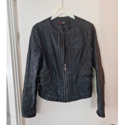Sort l�der look kort jakke str 42 M�rke: Red Wood
