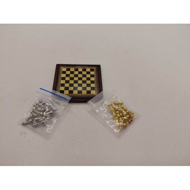 Skak spil p� magnet plade i metal (nyt) 1:12/1:16