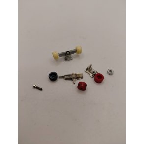 Diverse reservedele til finger skateboard (brugt)