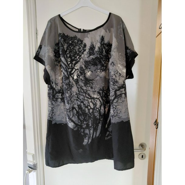 Gr�/sort tunika (brugt) Str 54