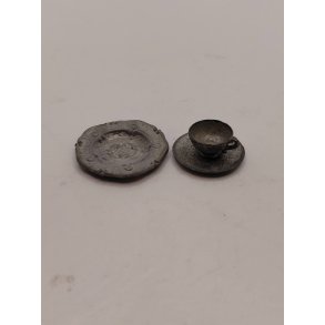 S�t kop, underkop og dessert tallerken i tin (antik)