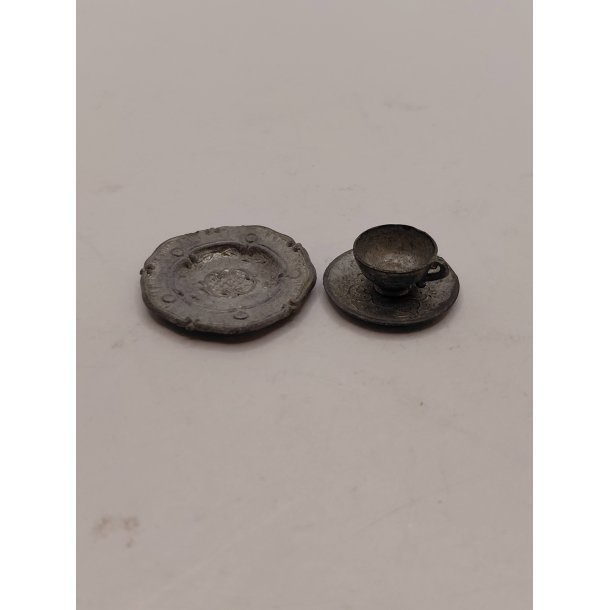 S�t kop, underkop og dessert tallerken i tin (antik)