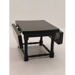 Spisebord i tr�, med plader (brugt)