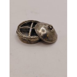 Sk�l med rum i metal (antik) 