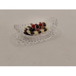 Bananasplit i plastik sk�l (delvis h�ndlavet)