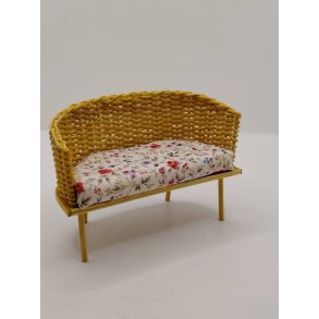 Sofa i flet (h�ndlavet) 1:12