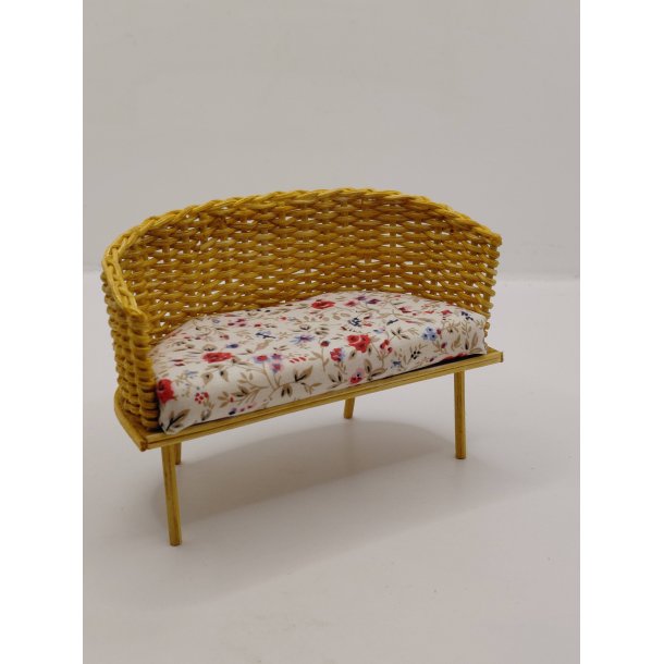 Sofa i flet (h�ndlavet) 1:12