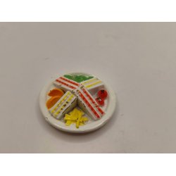 Tallerken/fad med sandwich og snacks (brugt)