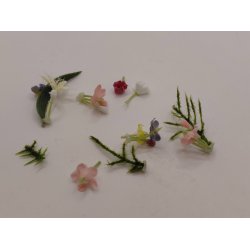 Div. Blomster og gr�nt i plastik (brugt)