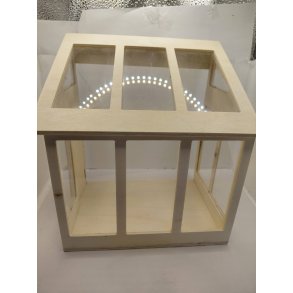 Drivhus i umalet tr� (brugt/som nyt) SENDES P� EGET ANSVAR