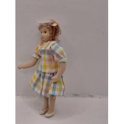 Dukke barn scala 1:12 i porcel�n (brugt/som ny)