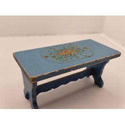 Spisebord i tr�. Lundby (brugt/med patina)