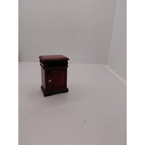Natbord i tr� (brugt)