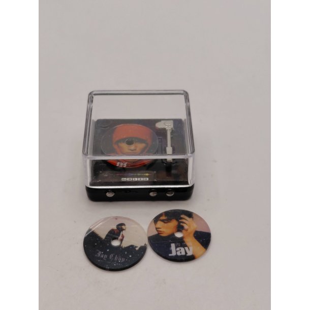 Grammofon i metal, med plastik l�g + 2 plader (ny)