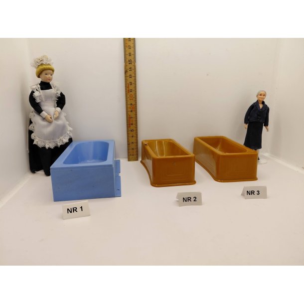 GRATIS 1 stk badekar i plastik (defekt)