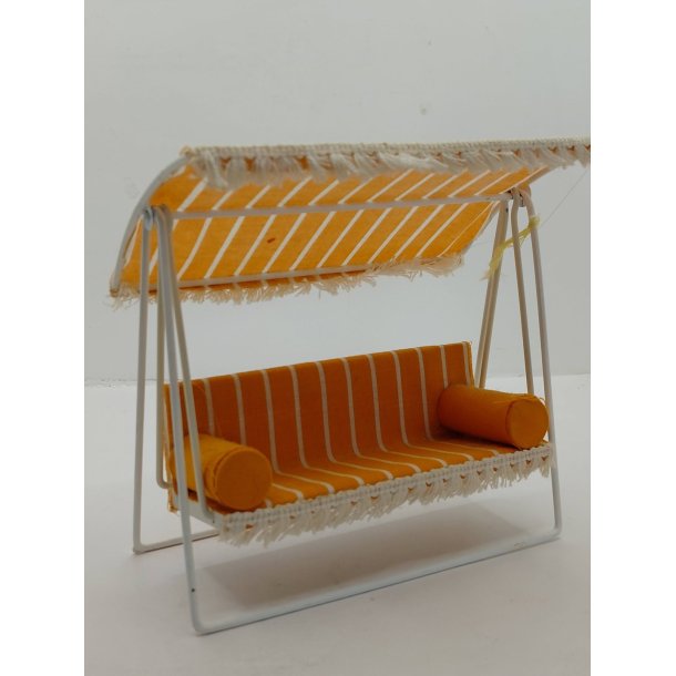 H�ngesofa i metal. Lundby 1970'erne (vintage/meget fin stand) 1:16/18