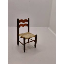 Spisebordsstol i lyst tr� med r�dligt sk�r(vintage med patina) 1:12