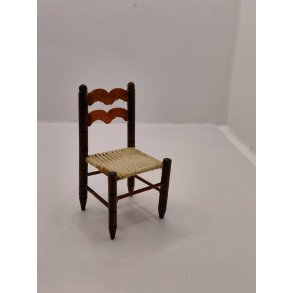Spisebordsstol i lyst tr� (vintage med patina) 1:12
