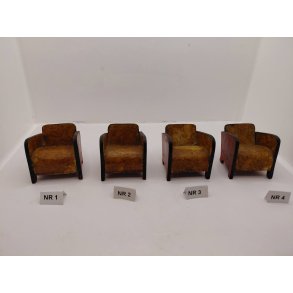 1 stk l�nestol i tr� med papir betr�k fra 1940'er (vintage med patina) 1:16/1:18